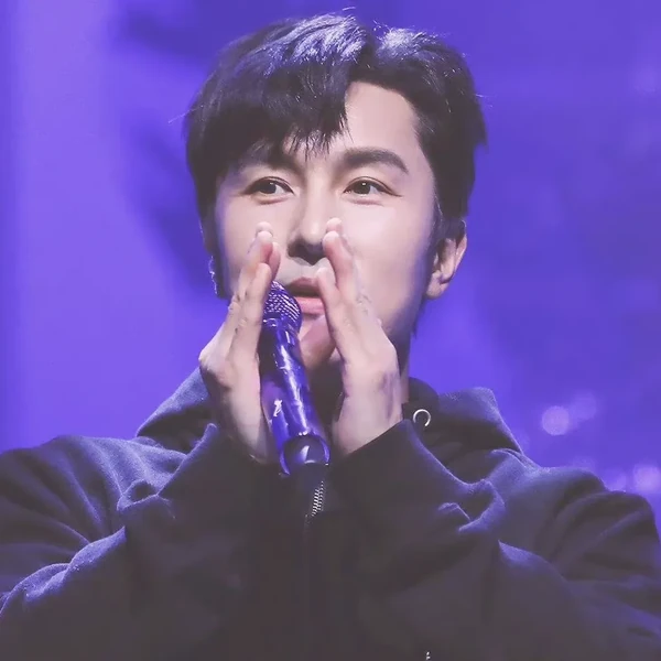 Today's Most Loved Kim Dongwan (SHINHWA)