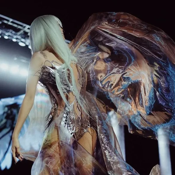 리사 (BLACKPINK) 팬심 가득한 인기 사진