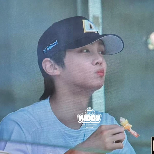 Top Photo Full of Kim Gyuvin Love