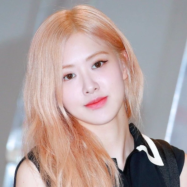 今天最受喜爱的ROSÉ (BLACKPINK)