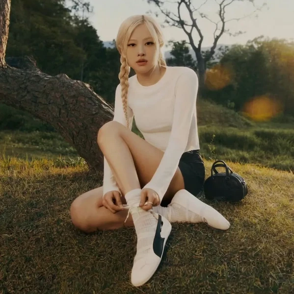 充满粉丝爱意的ROSÉ (BLACKPINK)人气照片