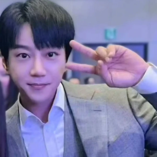 充滿粉絲愛意的黃致列人氣照片