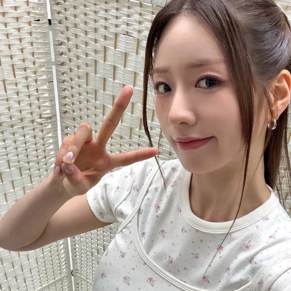 今天最受喜爱的尹普美 (Apink)