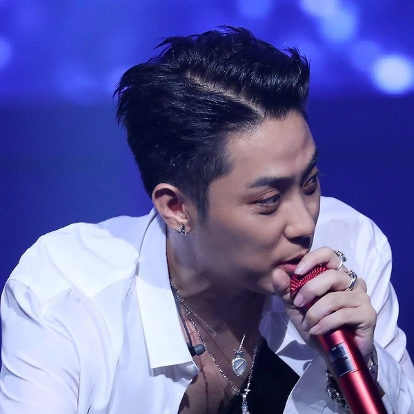 Today's Most Loved Eun Jiwon (SECHSKIES)