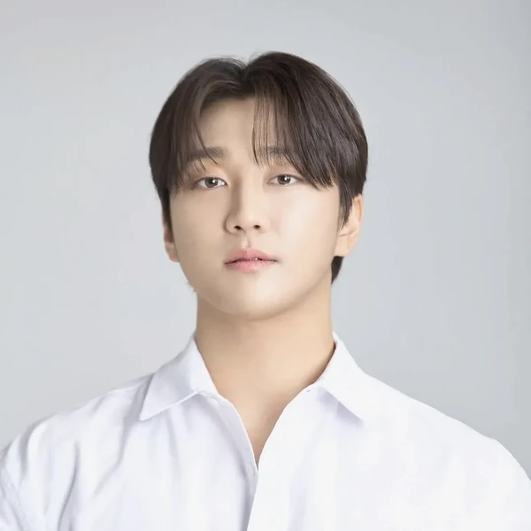 Shining profile picture of 洪周灿 (GoldenChild) on today's Choeaedol