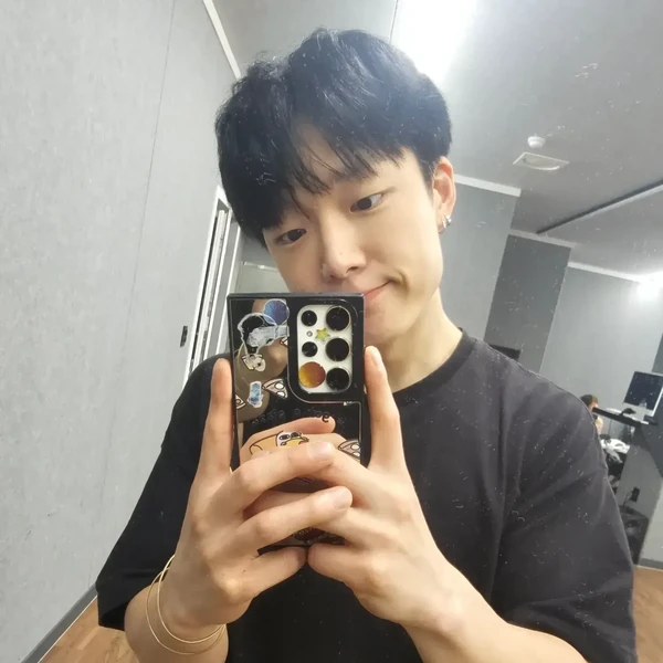 Top Photo Full of BOBBY (iKON) Love