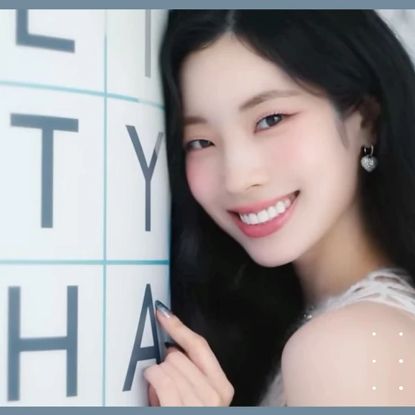 오늘 가장 사랑받은 다현 (TWICE)의 모습