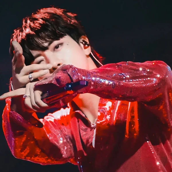 Penampilan Jin (BTS) yang Paling Dicintai Hari Ini