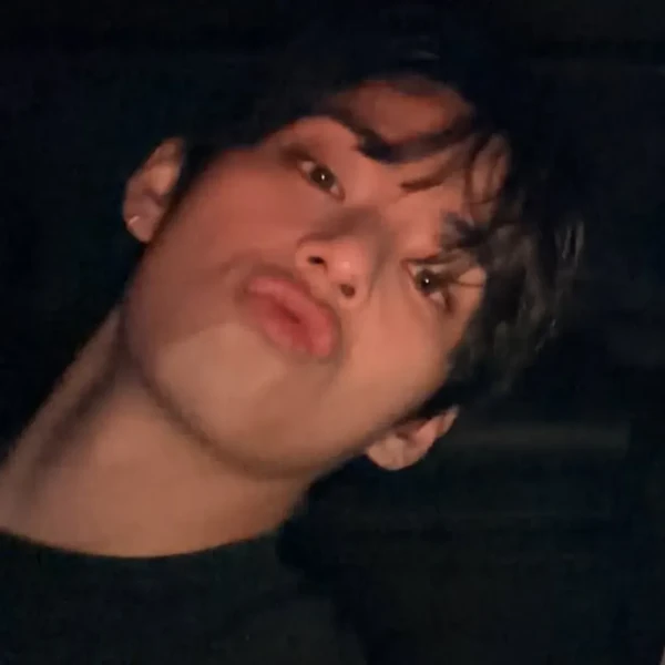 Penampilan V (BTS) yang Paling Dicintai Hari Ini