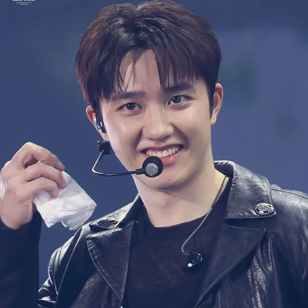 오늘 가장 사랑받은 디오 (EXO)의 모습
