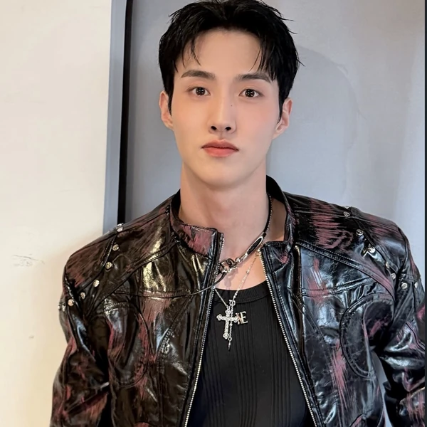 Fans' Pick: Best Moment of Yeoone (PENTAGON)