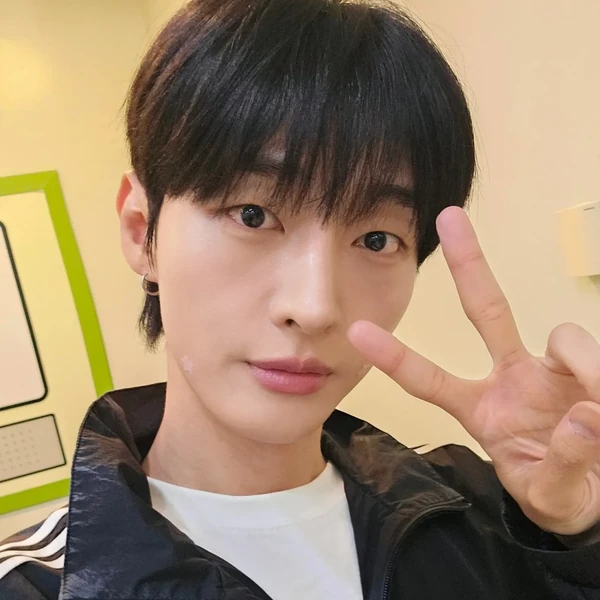 Popular profile picture of ユン・ジソン loved by fans