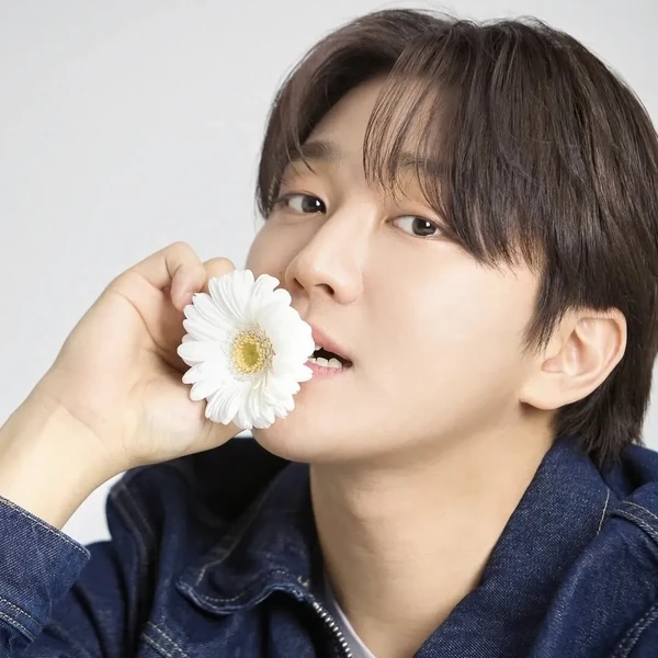 Top Photo Full of Hong Joochan (GoldenChild) Love