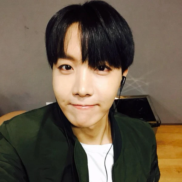Foto Populer Penuh Cinta untuk j-hope (BTS)