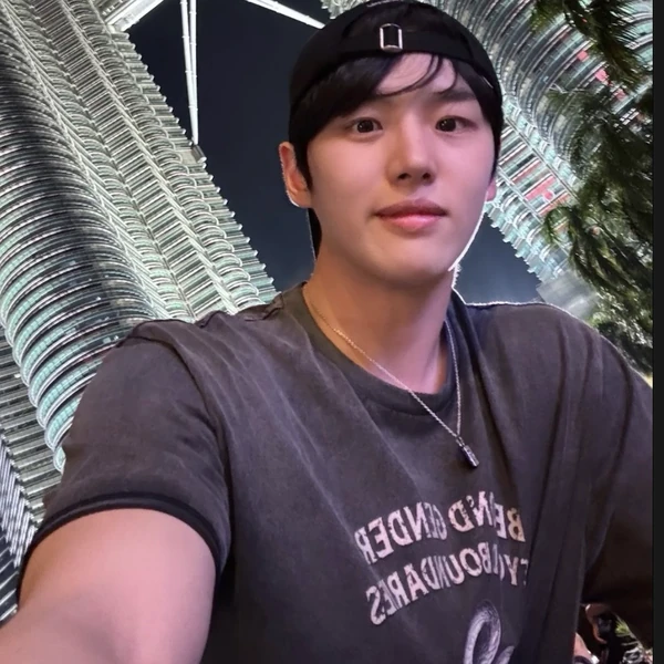 Top Photo Full of Hongseok (PENTAGON) Love