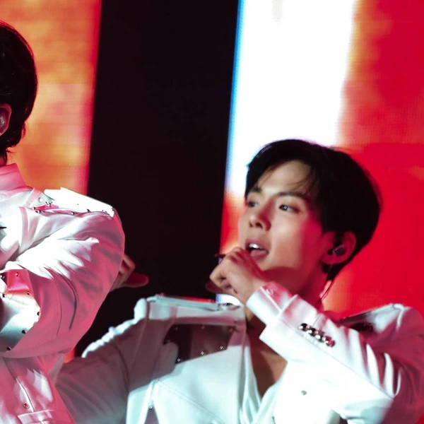 Foto Populer Penuh Cinta untuk Hyungwon (MONSTA X)