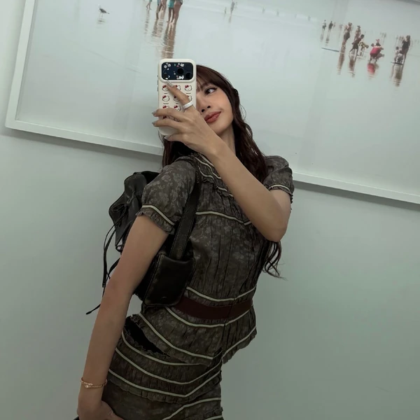 Penampilan Lisa (BLACKPINK) yang Paling Dicintai Hari Ini