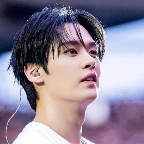 Top Photo Full of Lee Know (Stray Kids) Love