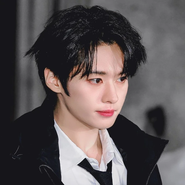 Penampilan Lee Know (Stray Kids) yang Paling Dicintai Hari Ini