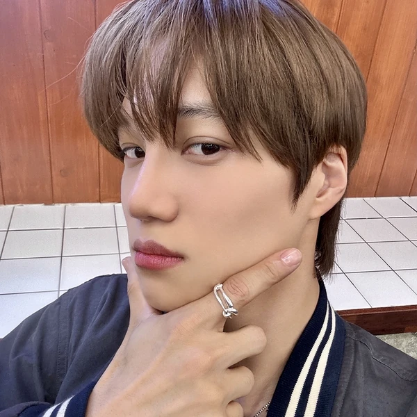 Penampilan Kai (EXO) yang Paling Dicintai Hari Ini