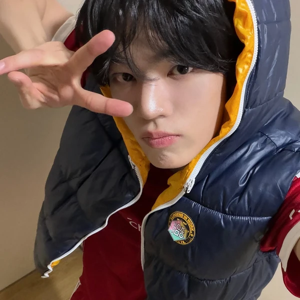 Popular profile picture of Dohoon (TWS) loved by fans