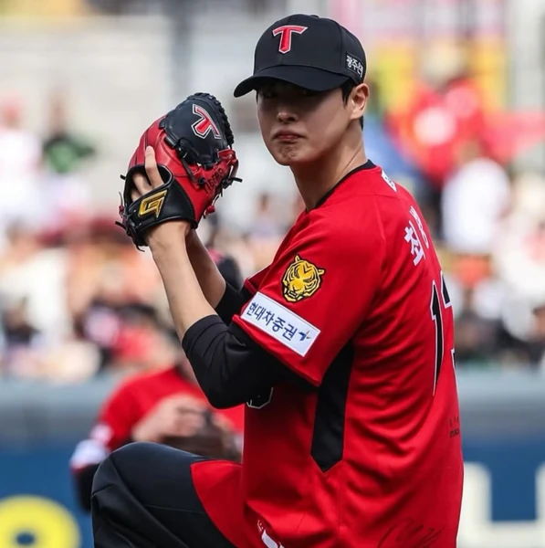 Today's Most Loved Choi Byungchan