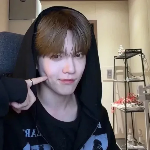 Today's Most Loved Gyehyeon (VERIVERY)
