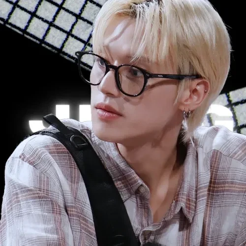充滿粉絲愛意的友榮 (ATEEZ)人氣照片