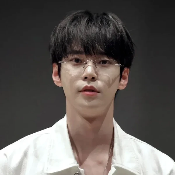 Popular profile picture of 도영 (NCT 127) loved by fans