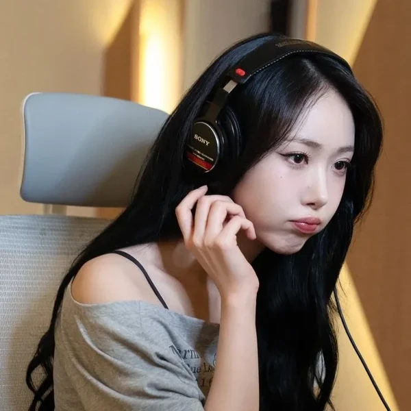 Foto Populer Penuh Cinta untuk SinB (GFRIEND, VIVIZ)