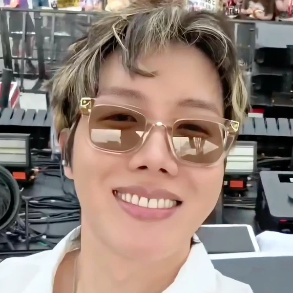 Penampilan j-hope (BTS) yang Paling Dicintai Hari Ini