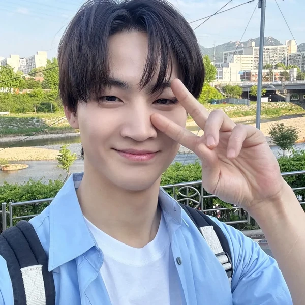 Foto Populer Penuh Cinta untuk JAY B (GOT7)