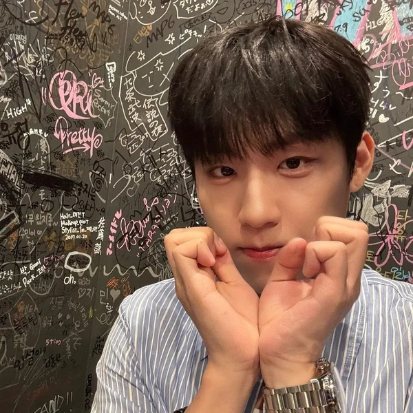 Top Photo Full of Park Woojin (AB6IX) Love