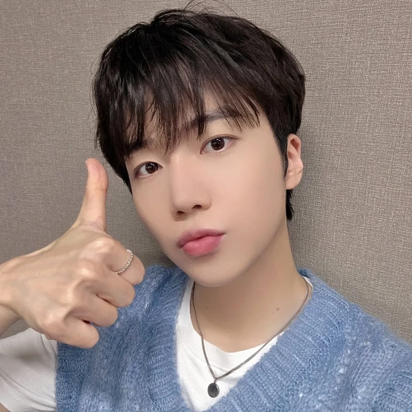 Today's Most Loved Jinho (PENTAGON)