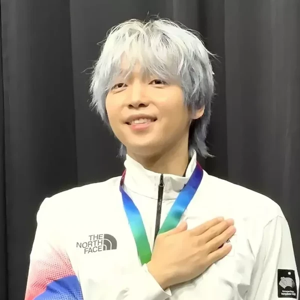 Today's Most Loved Jeong Sewoon