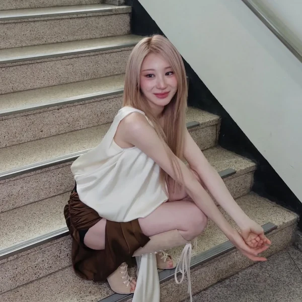 Foto Populer Penuh Cinta untuk Lee Chaeyeon