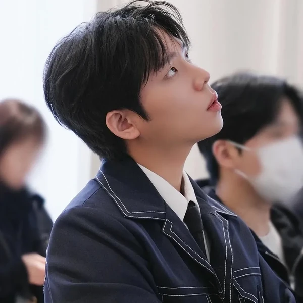 Today's Most Loved Jung Seunghwan