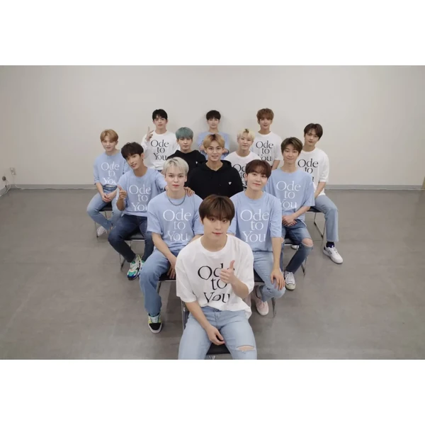 Foto Populer Penuh Cinta untuk SEVENTEEN