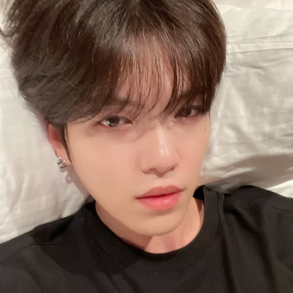 Foto Populer Penuh Cinta untuk Gyehyeon (VERIVERY)