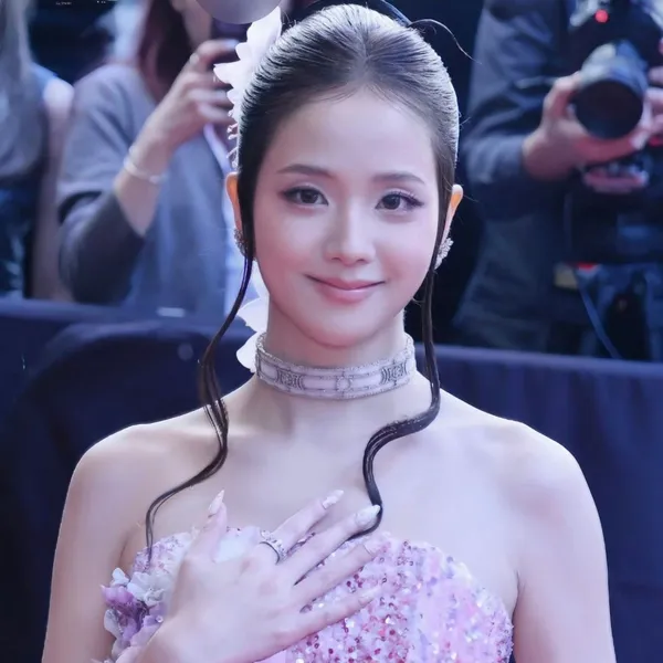 Momen Terbaik Jisoo (BLACKPINK) Pilihan Penggemar