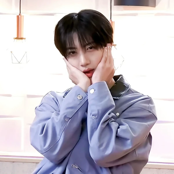Top Photo Full of Wonjin (CRAVITY) Love