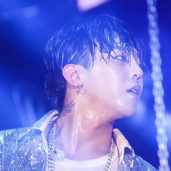 充满粉丝爱意的G-DRAGON (BIGBANG)人气照片
