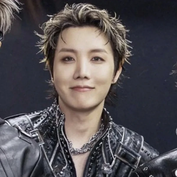 充滿粉絲愛意的J-hope (防彈少年團)人氣照片