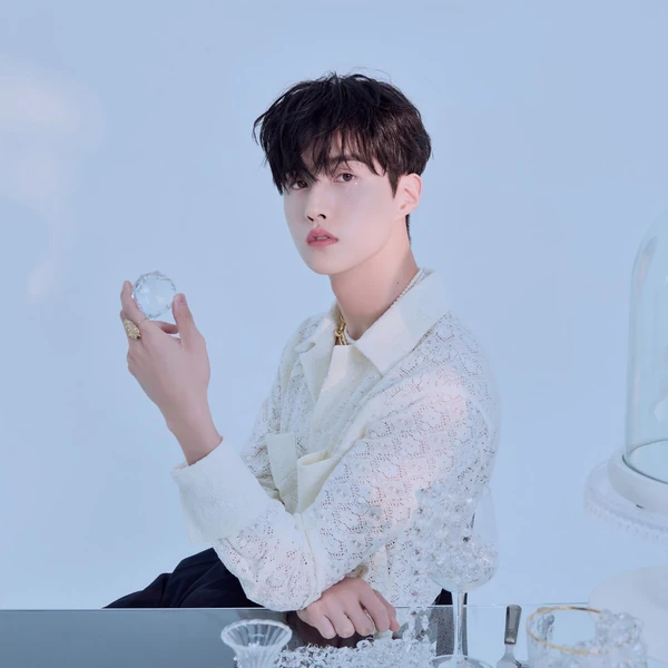 今日最受喜愛的Yeoone (PENTAGON)