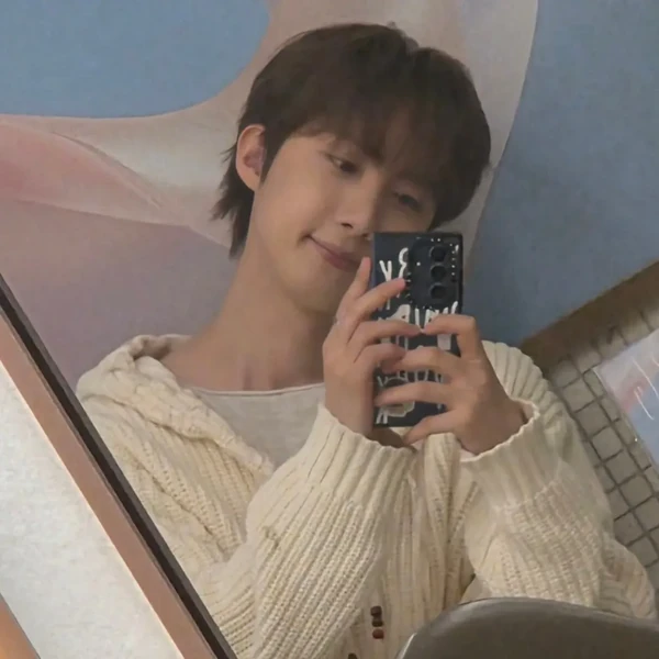 今天最受喜爱的Hui (PENTAGON)