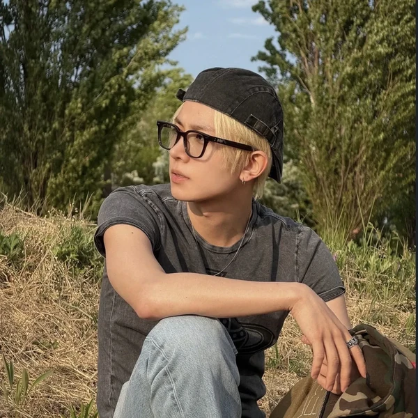 No.1 banner post of Evan created by fans