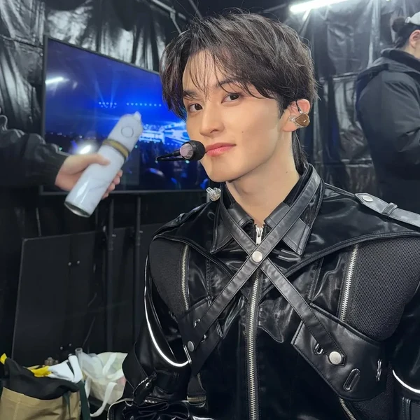 Top Photo Full of Mark Love