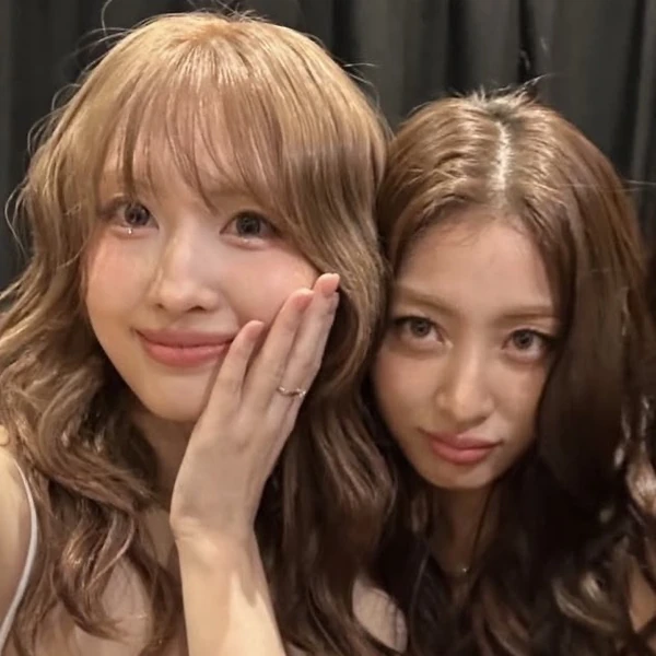 Foto Populer Penuh Cinta untuk Momo (TWICE)