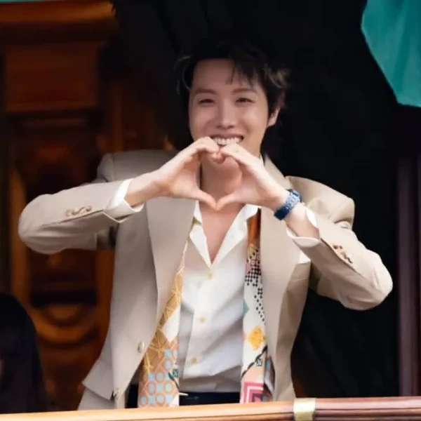 Foto Populer Penuh Cinta untuk j-hope (BTS)