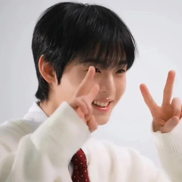 Momen Terbaik Hyojin (ONF) Pilihan Penggemar